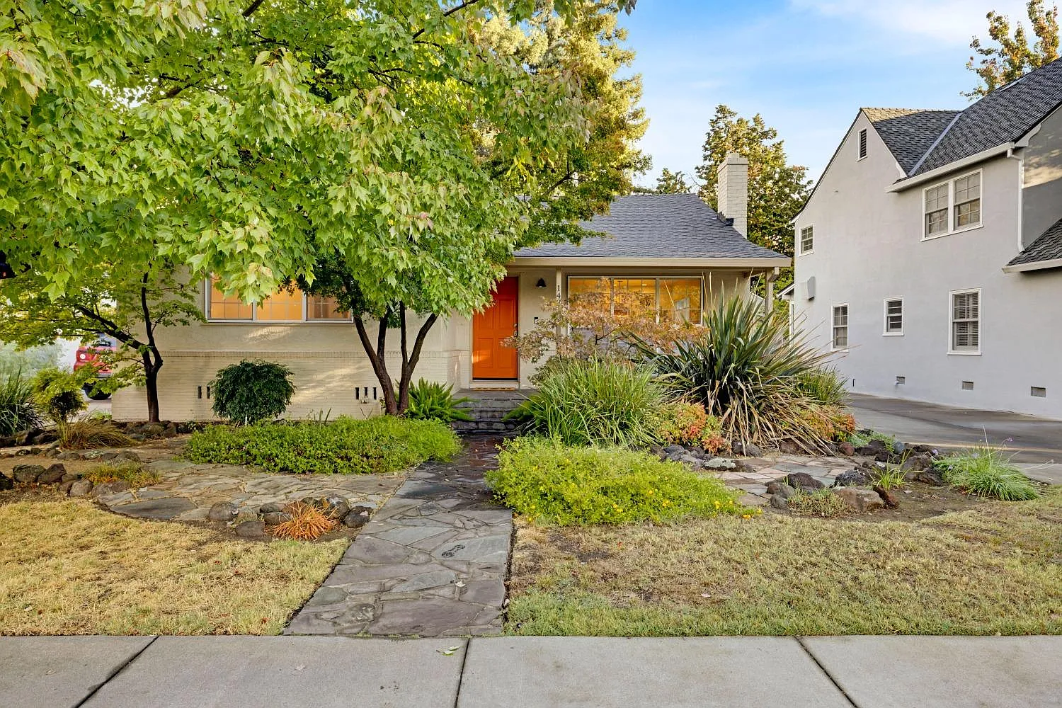 1431 Marian Way photo 1