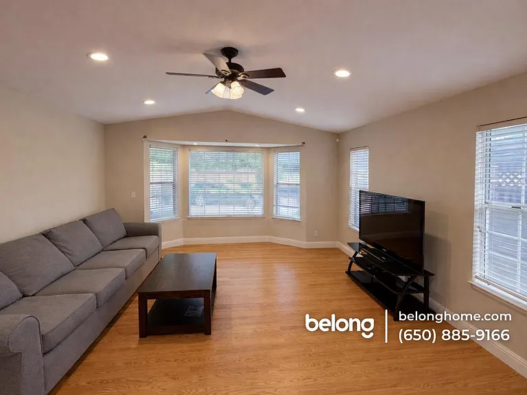 4560 Gertrude Dr — Photo 3