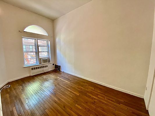 4th image of 46 W 87th St #1F