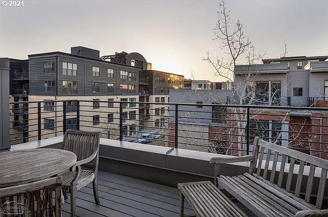 1690 NW Riverscape St — Photo 16
