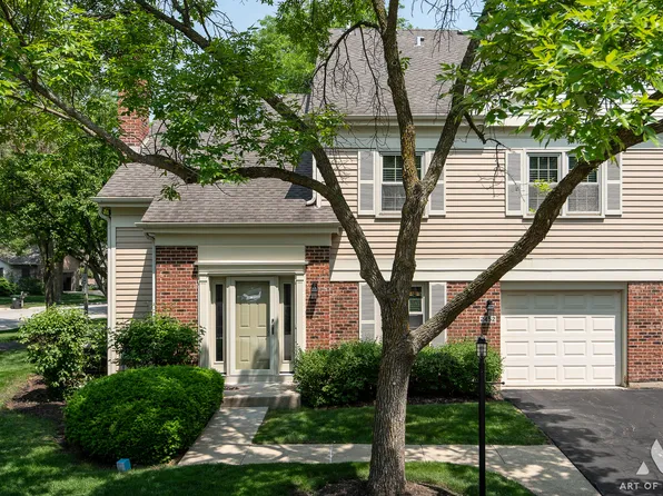 2452 Hunter Dr, Arlington Heights, IL 60004