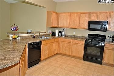 5th image of 38470 Foxglen Ave
