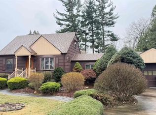 1565 Eaton Dr, Monroe, MI 48162
