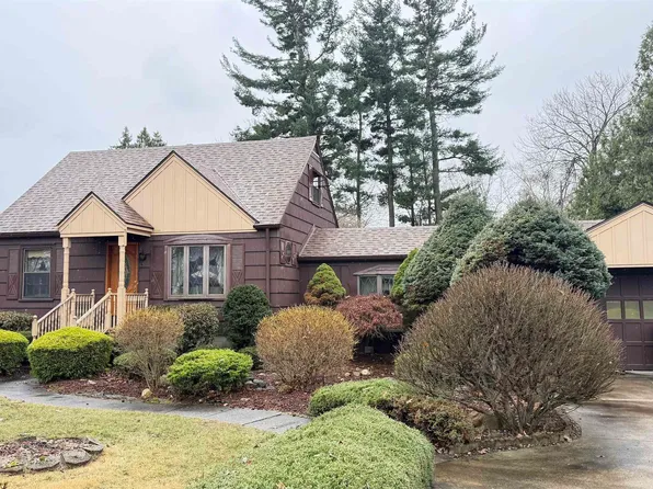 1565 Eaton Dr, Monroe, MI 48162