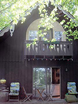 cantalevered balcony