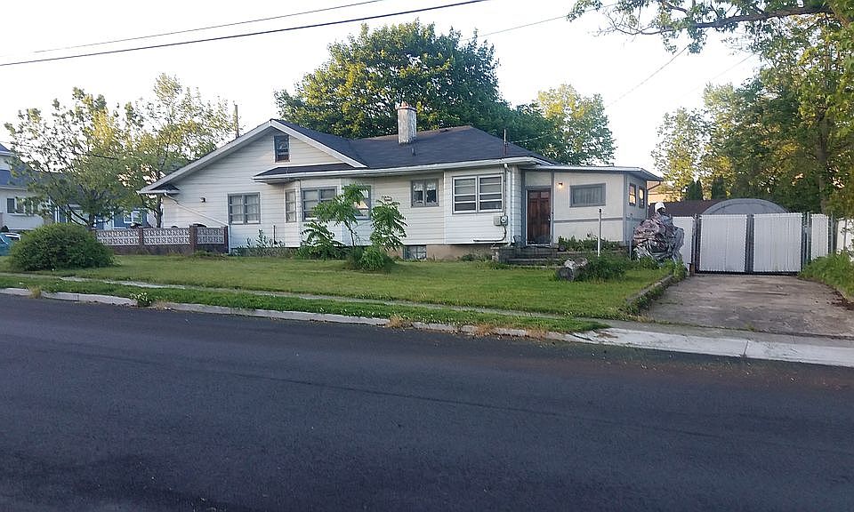 1st image of 110 Driggs St
