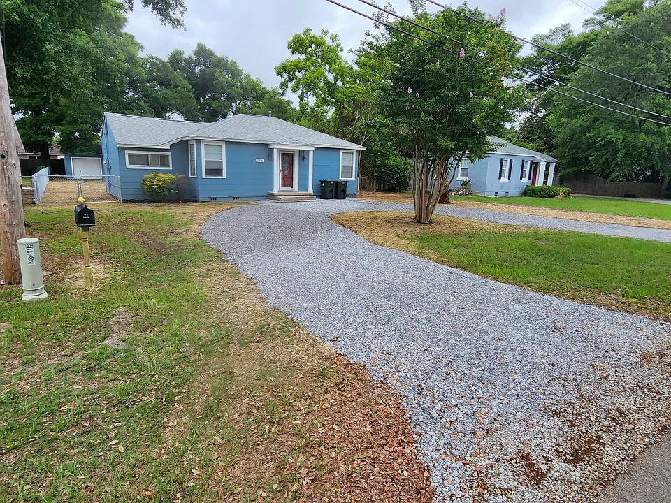 1316 Dexter Ave