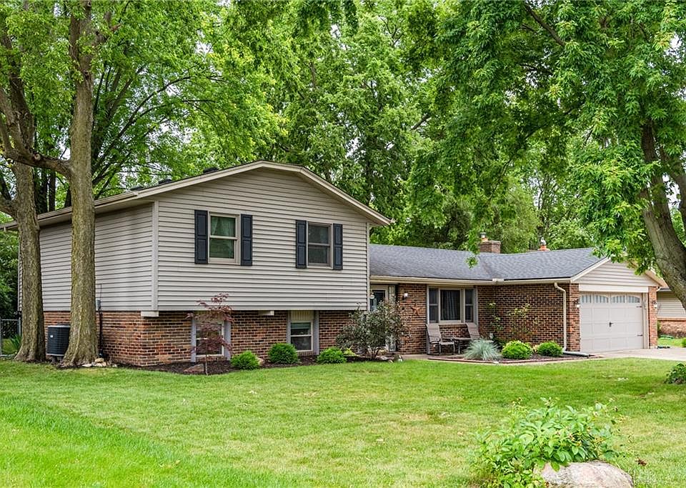 1st image of 645 Wisteria Dr