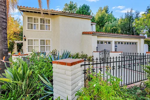 23450 Park Hermosa Photo 1