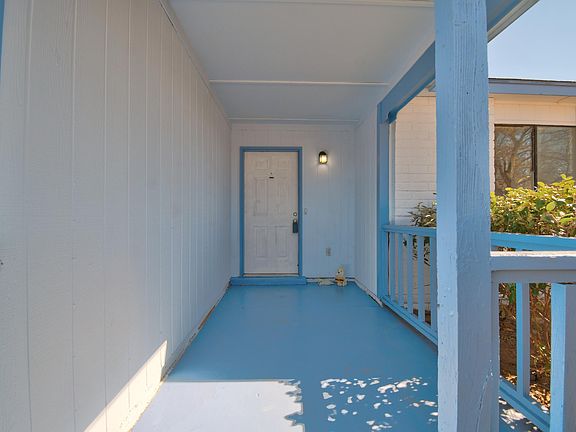 2nd image of 837 Madeira Dr SE