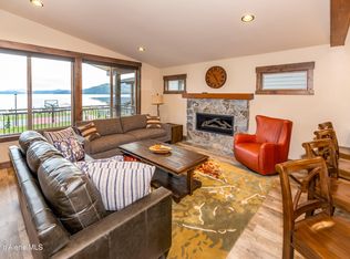 44 Palouse Dr, Nordman, ID 83848