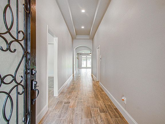 3rd image of 13937 Naples Park Ct
