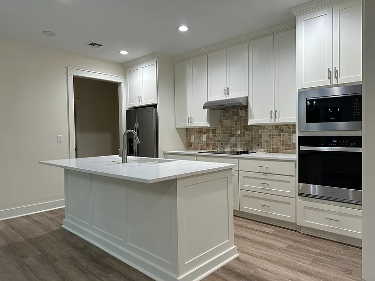 1210 N Glass St — Photo 4