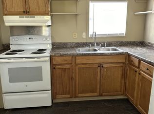 6326 Crestwood Ave, Fayetteville, NC 28304