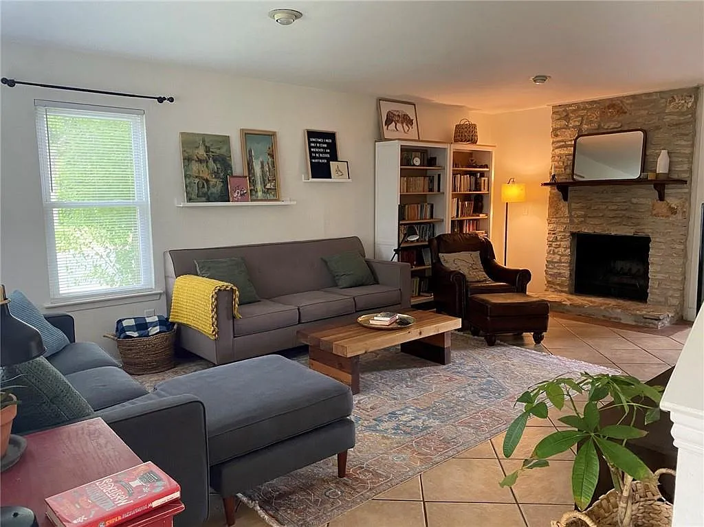 4 bed, 3.5 bath, 1742 sqft, $2,400 — Photo 1
