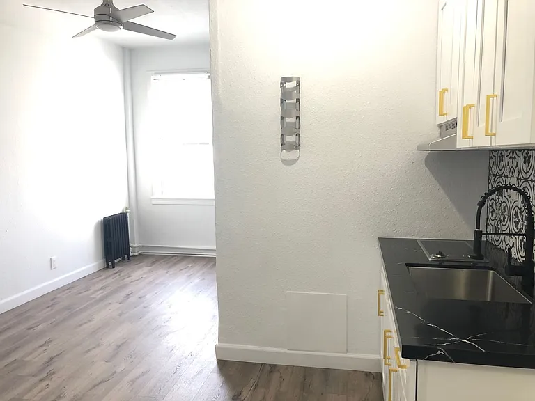 The Asbury Apartments — Photo 10
