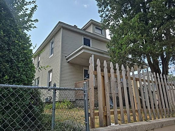 3rd image of 1111 Ionia Ave SW