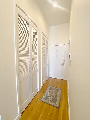 Rented by City Connections Realty | media 16