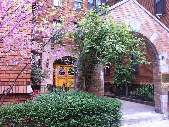 4th image of 4142 42nd St APT 2D