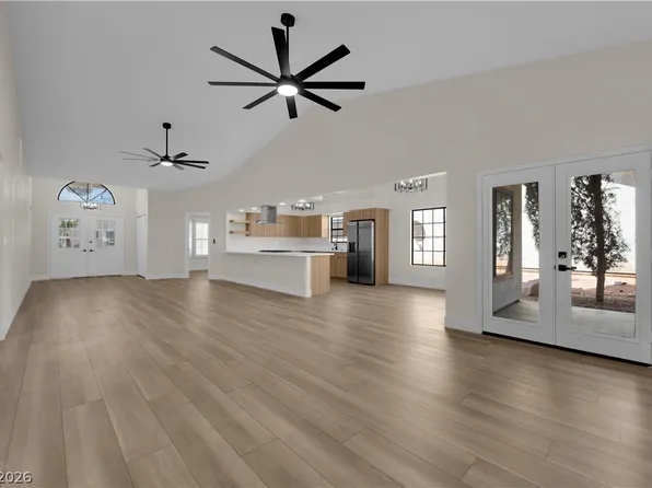 5336 Singing Hills Dr, Las Vegas, NV 89130