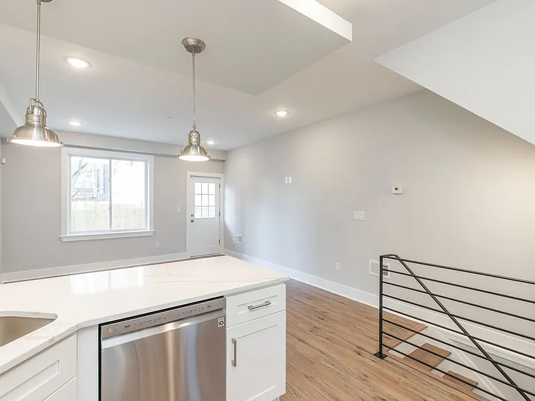 1906 E York St #1A — Photo 9