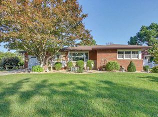 3931 Holiday Dr, Quincy, IL 62305