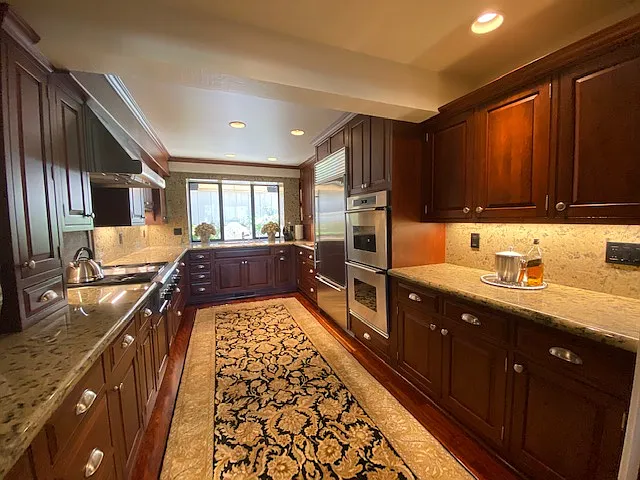 3 bed, 2333 sqft, $7,800 — Photo 4