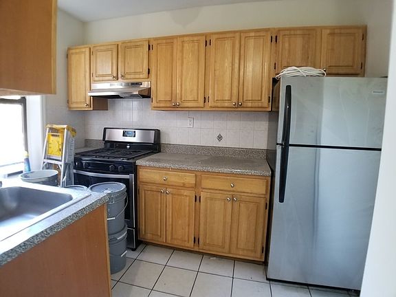 4th image of 450 Clinton Ave APT D1