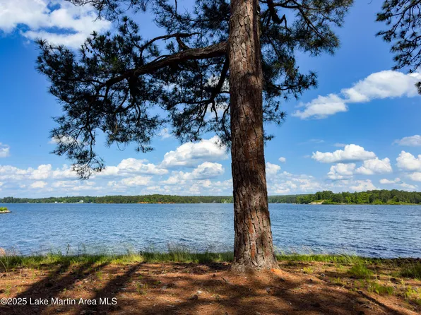 11 Heritage Dr, Alexander City, AL 35010