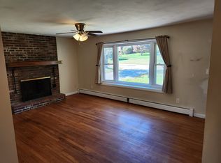 153 Viking Dr, Portsmouth, RI 02871