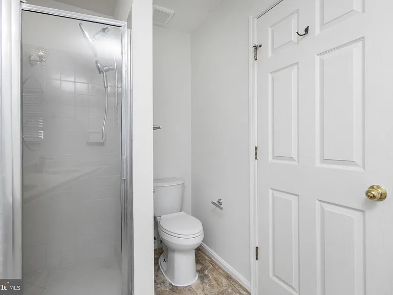 18506 Carriage Walk Cir — Photo 40