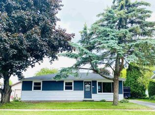 1010 Heritage Trl, Oshkosh, WI 54904
