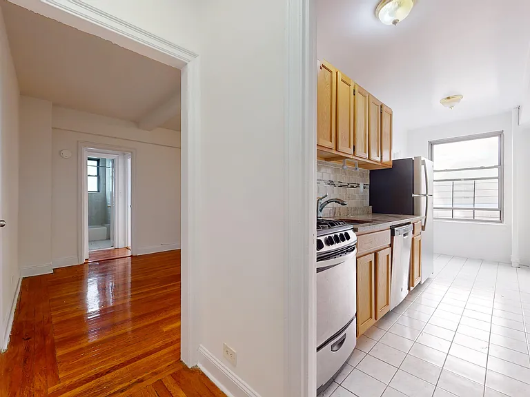 301 E 38th St #15J — Photo 12
