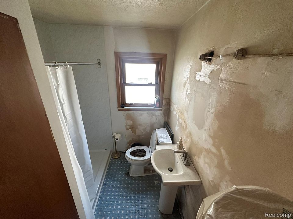 2213 Calvin Ave, photo 9