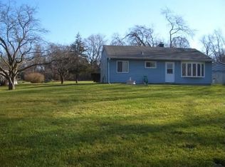 1N221 Pleasant Ave, Glen Ellyn, IL 60137