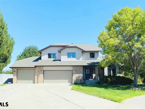 26 Sitzman Ct, Scottsbluff, NE 69361