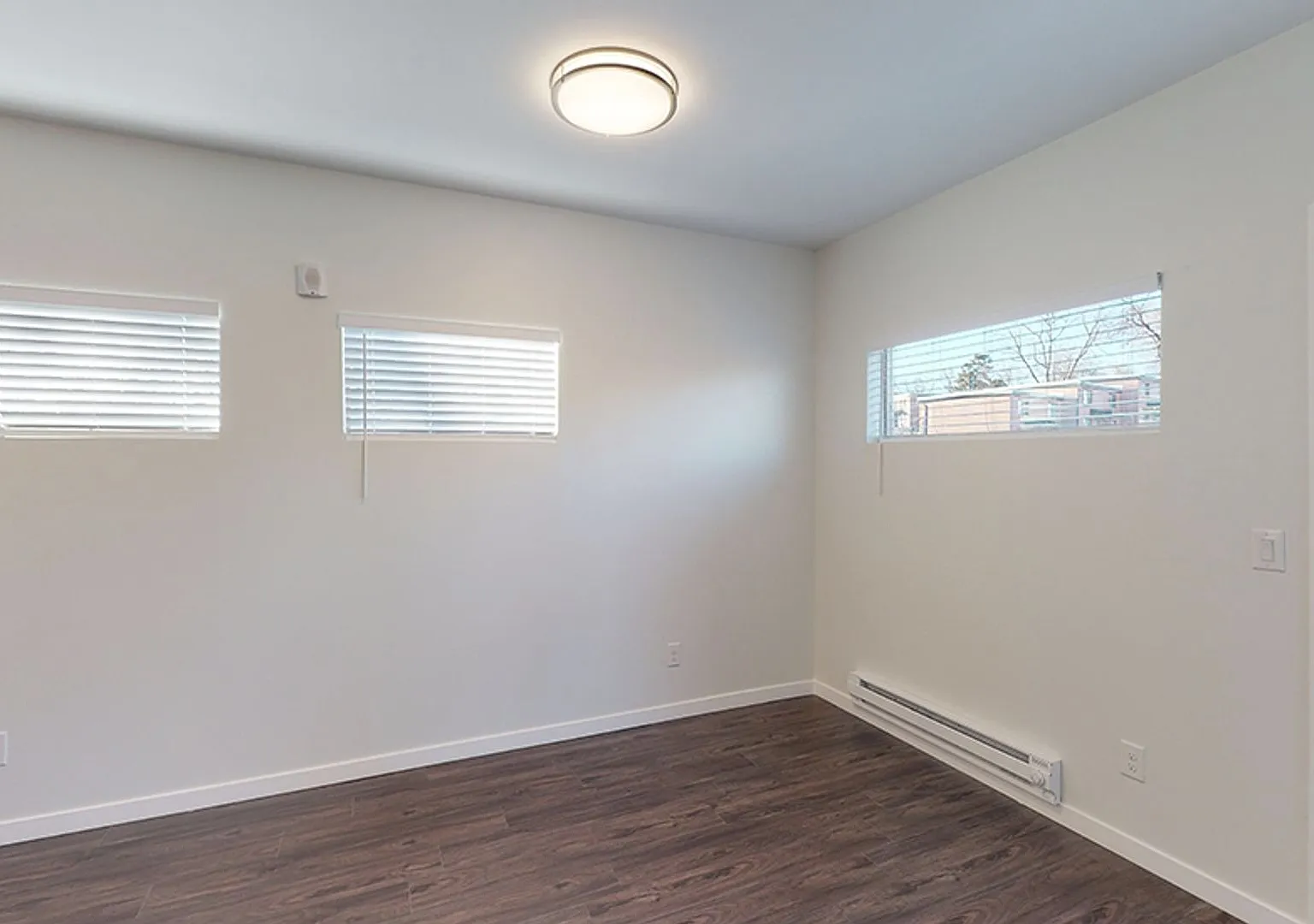 1298 Meade St — Photo 3