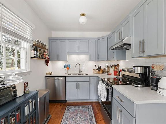 4th image of 335 Ponce De Leon Pl #D