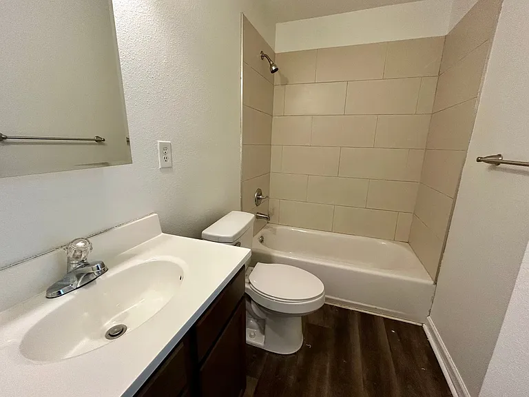 200 N Hill N Dale St #638 — Photo 4
