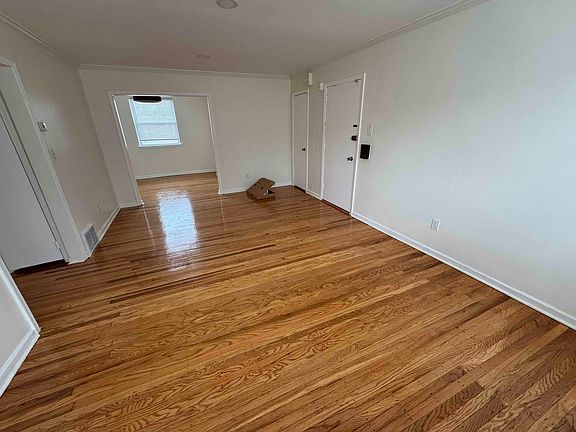 3rd image of 1409 N 76th St #1A