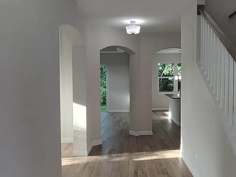 991 Waters Edge Dr — Photo 8