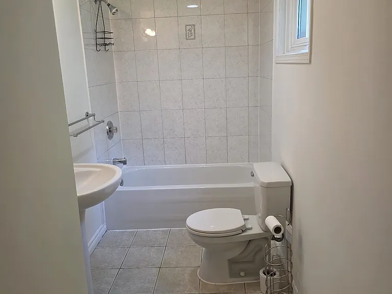 32 Houston Cres #LEVEL B — Photo 6