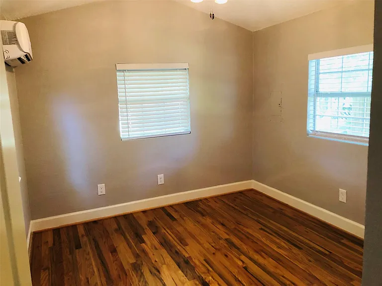 734A McDaniel St — Photo 14
