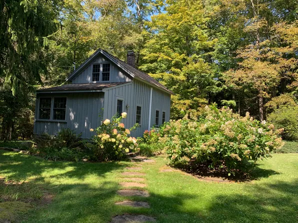 (undisclosed Address), Redding, CT 06896