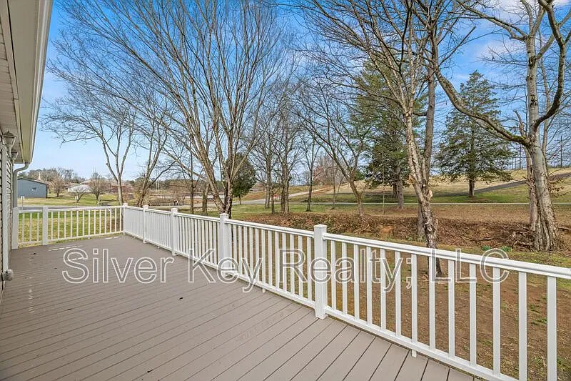 3 bed, 2.0 bath, $1,750 — Photo 2