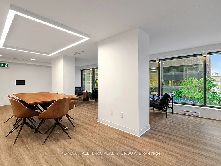 340 Queen St #1302 — Photo 32