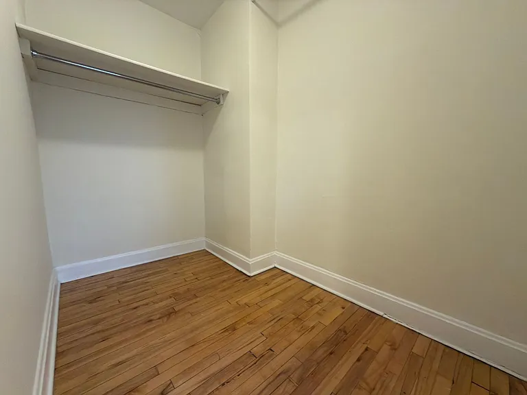 1756 Grand Ave — Photo 42