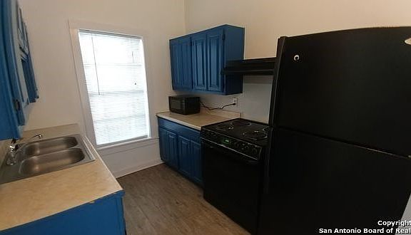 3rd image of 530 W Summit Ave