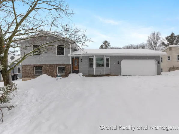 1931 Keyhill Ave SE, Kentwood, MI 49546