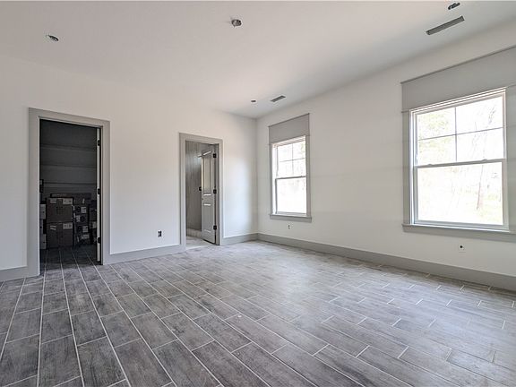 2nd image of 7 Hillborough Ln